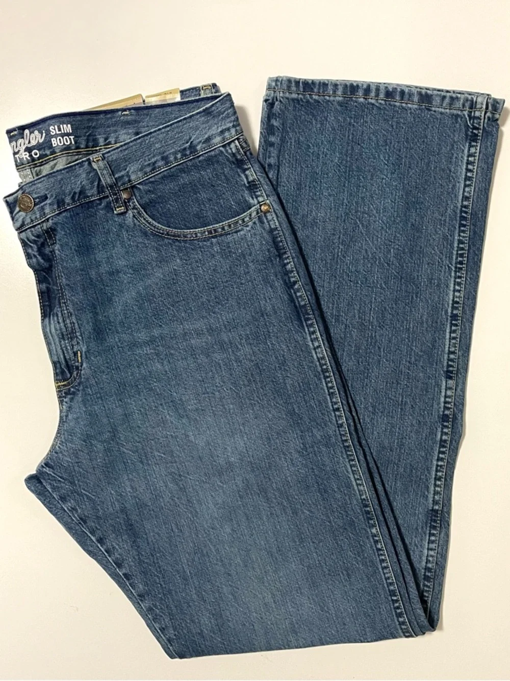 NWT Wrangler Retro Jeans - Slim Boot & Medium Wash - Size 38 | 36